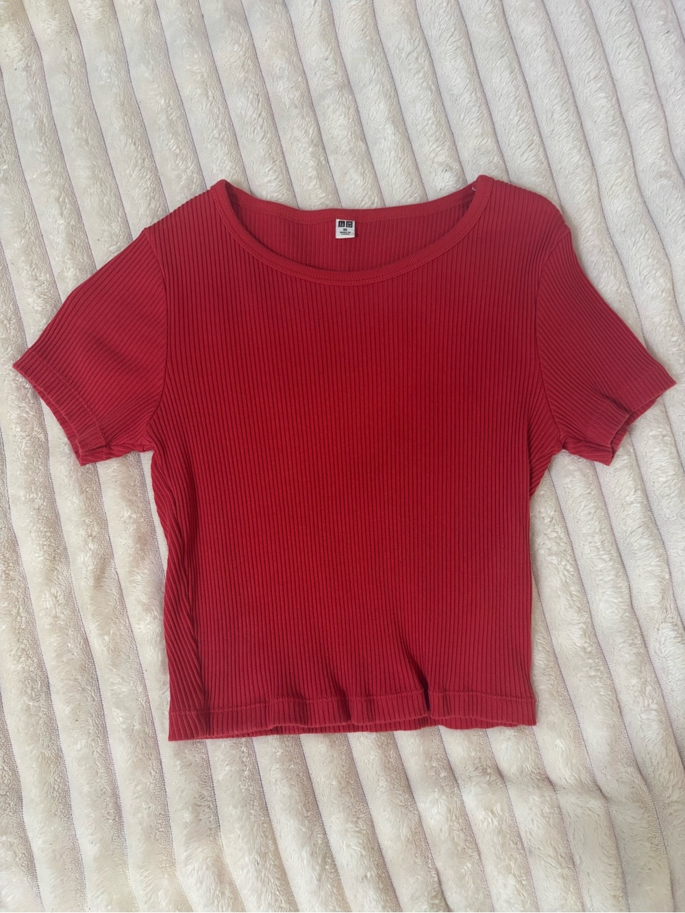 Women’s Uniqlo XS Ribbed Red Short Sleeve Top